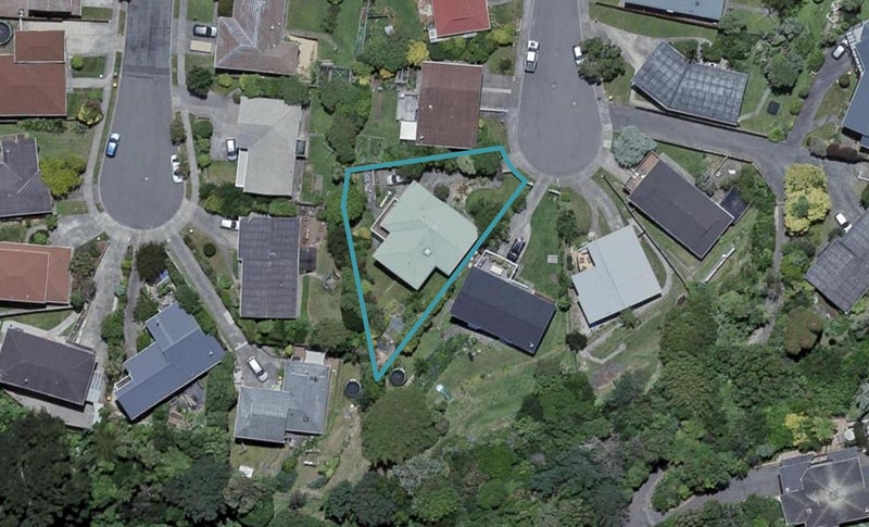18 Spicer Place, Tawa, Wellington - Carousel 1