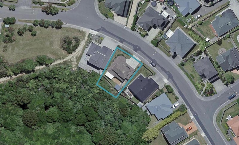 13 White Pine Avenue, Woodridge, Wellington - Carousel 1