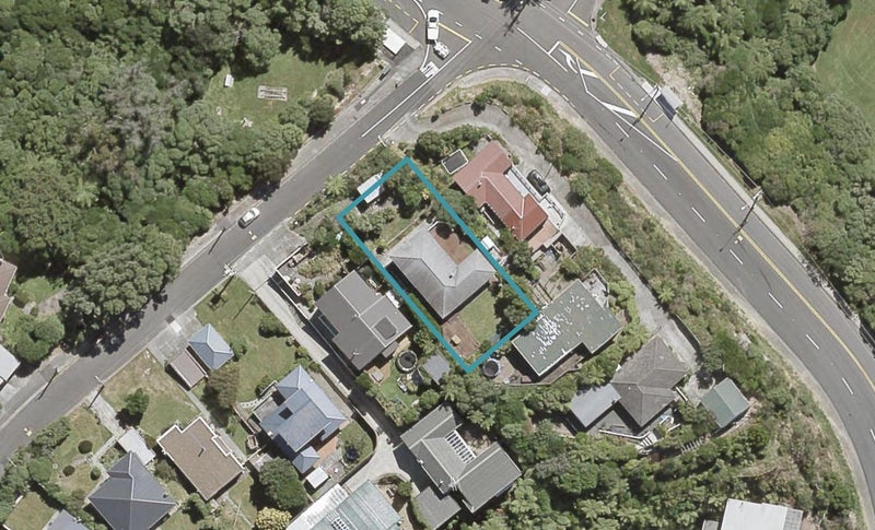 3 Te Whiti Grove, KOROKORO, LOWER HUTT - Carousel 1