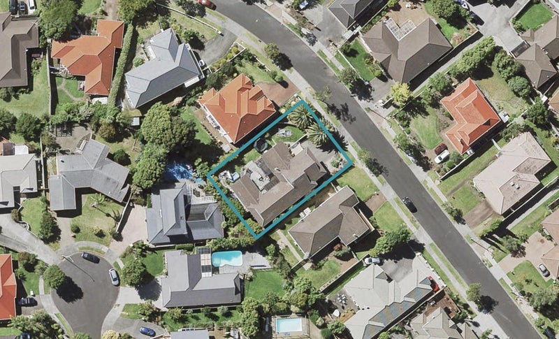 13 Simmental Crescent, Somerville, Manukau - Carousel 1
