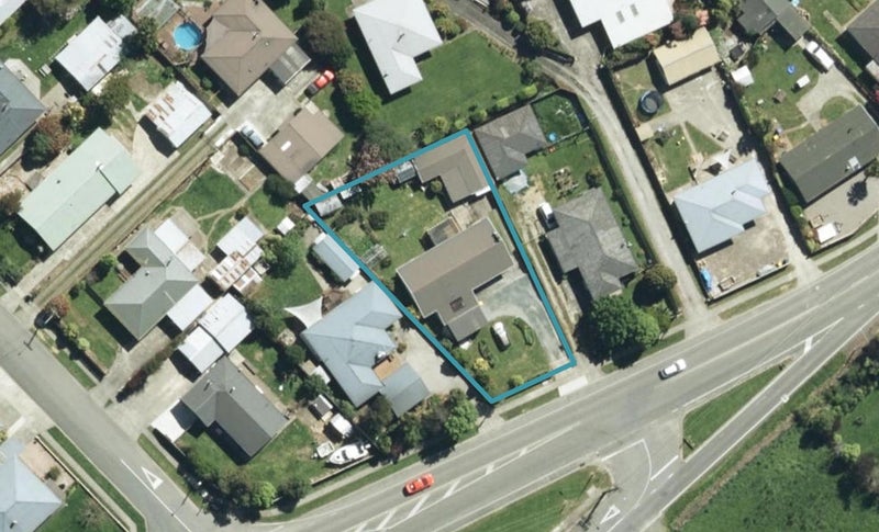 113 Whitby Road, Wakefield - Carousel 1