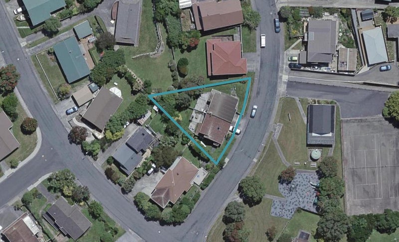 1/3 Mandeville Crescent, Grenada Village, Wellington - Carousel 1