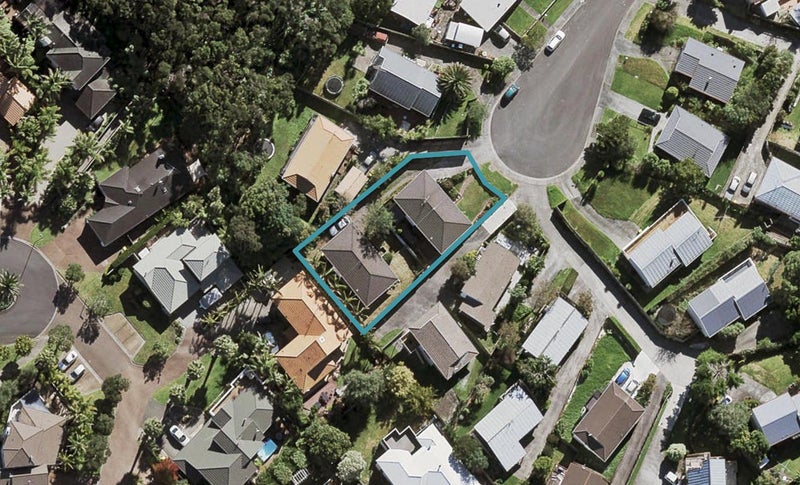 2/13 Exeter Place, Unsworth Heights, Auckland - Carousel 1