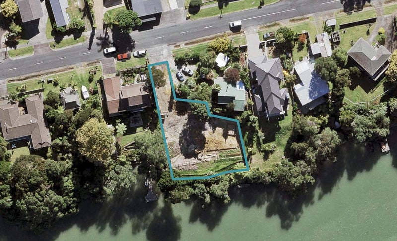 65 Ferry Parade, Herald Island, Auckland - Carousel 1
