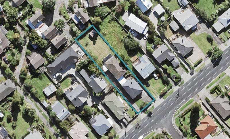49 Hutchinson Avenue, New Lynn, Auckland - Carousel 1