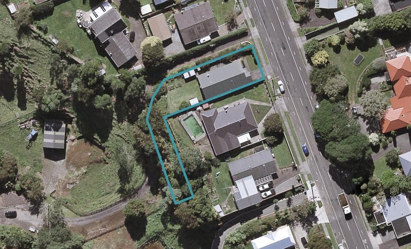 302 Mangorei Road, Merrilands, New Plymouth - Carousel 1