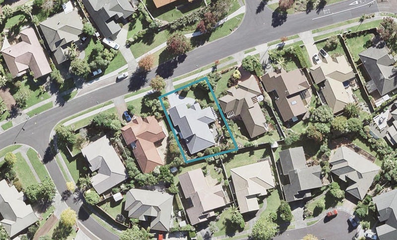 10 Kate Sheppard Avenue, Torbay, Auckland - Carousel 1