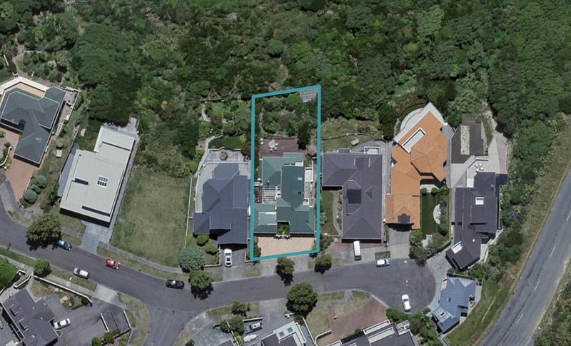 14 Countess Close, Maupuia, Wellington - Carousel 1