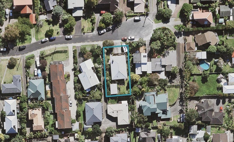 19 Zion Road, Birkenhead, Auckland - Carousel 1