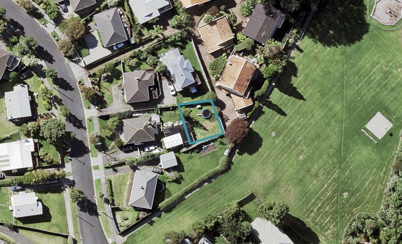 16D Silverton Avenue, Wai o Taiki Bay, Auckland - Carousel 1