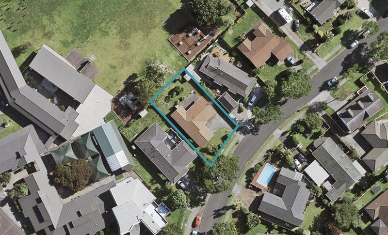 15 Evanda Crescent, Conifer Grove, Takanini - Carousel 1