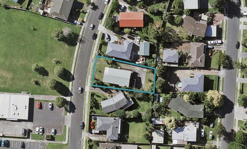 27 La Trobe Street, Pakuranga Heights, Auckland - Carousel 1