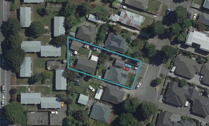 2/17 Defoe Place, Waltham, Christchurch - Carousel 1