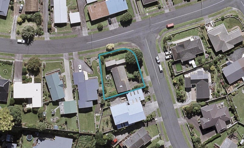 2 Darwin Crescent, Spotswood, New Plymouth - Carousel 1
