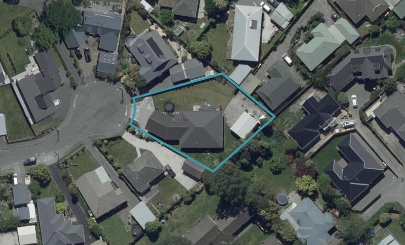 10 Bushby Place, Bryndwr, Christchurch - Carousel 1