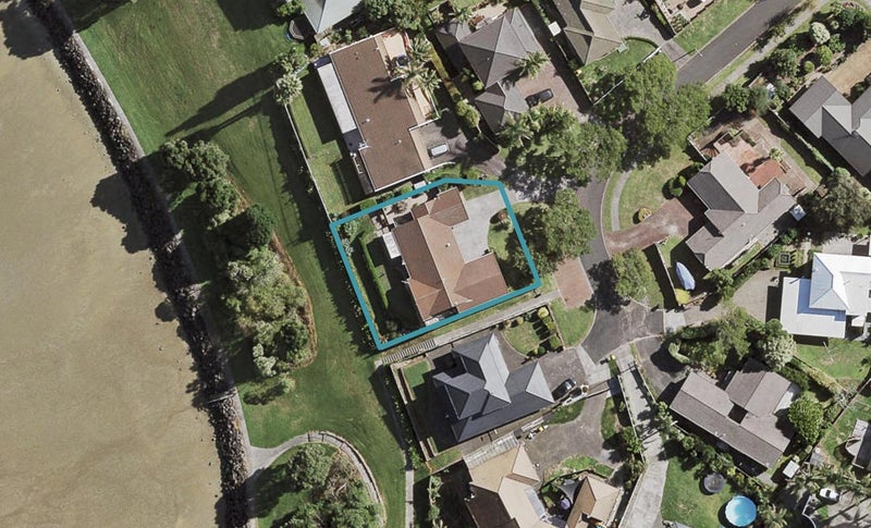 9 Elana Court, Conifer Grove, Takanini - Carousel 1