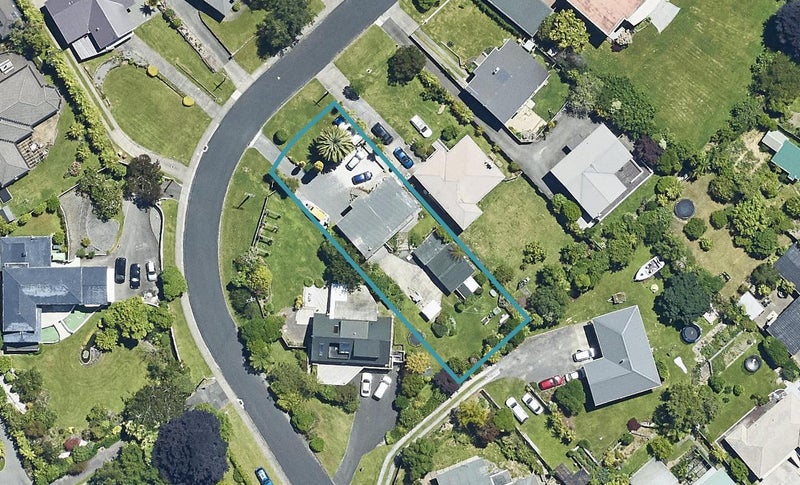 9 Grand Vue Road, Kawaha Point, Rotorua - Carousel 1