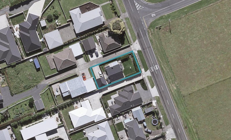 90 Smart Road, Glen Avon, New Plymouth - Carousel 1