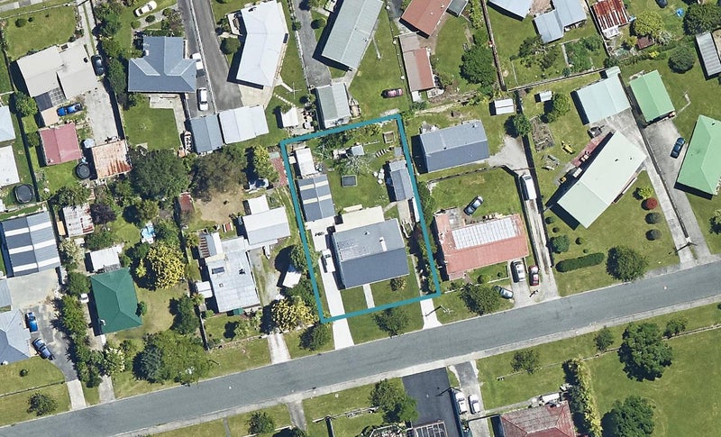 16 Cochrane Street, Fairy Springs, Rotorua - Carousel 1