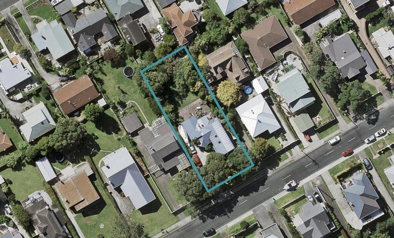 86 Norwood Road, Bayswater, Auckland - Carousel 1