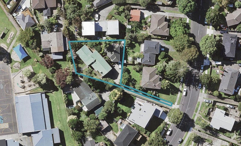 2/25 Mirrabooka Avenue, Botany Downs, Auckland - Carousel 1