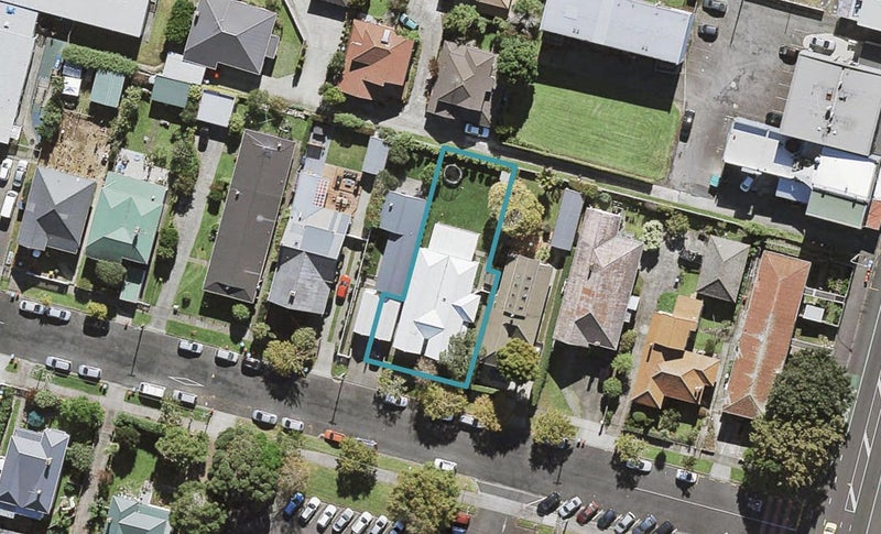 9 Brixton Road, Mount Eden, Auckland - Carousel 1