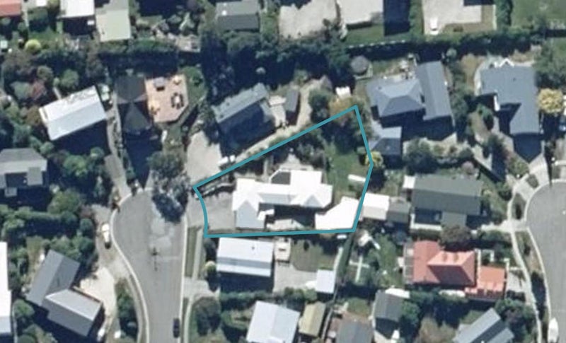 5 Holly Court, Kelvin Heights, Queenstown - Carousel 1