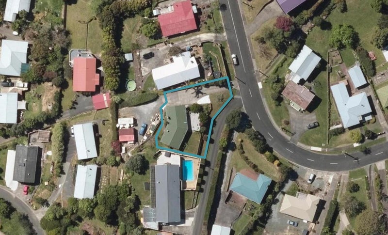 37 Hilltop Avenue, Morningside, Whangarei - Carousel 1
