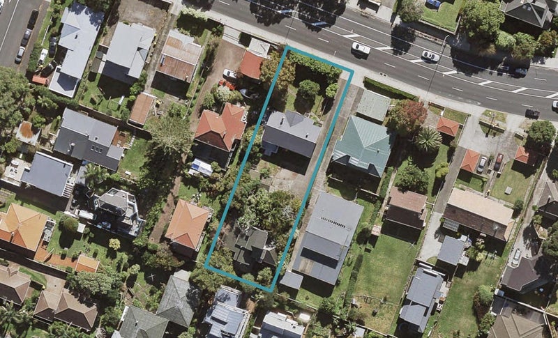 2/16 Onewa Road, Northcote Point, Auckland - Carousel 1