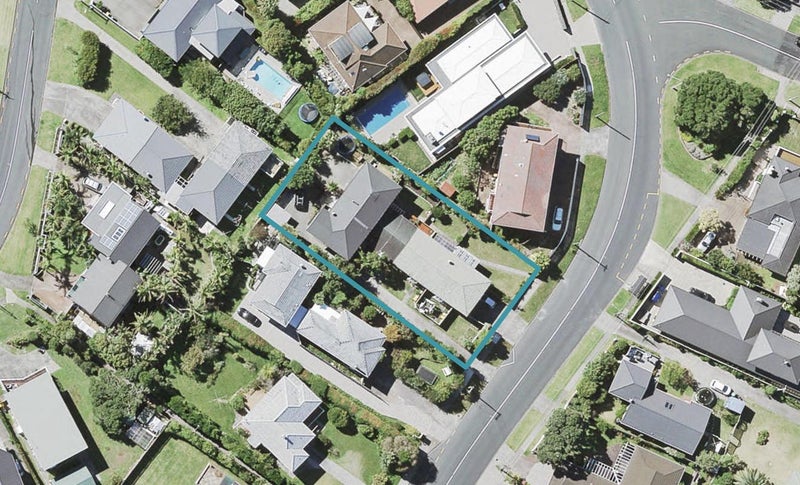 4/318 Beach Road, Campbells Bay, Auckland - Carousel 1