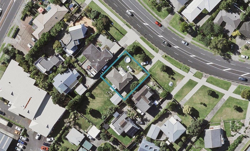 418 East Coast Road, Sunnynook, Auckland - Carousel 1