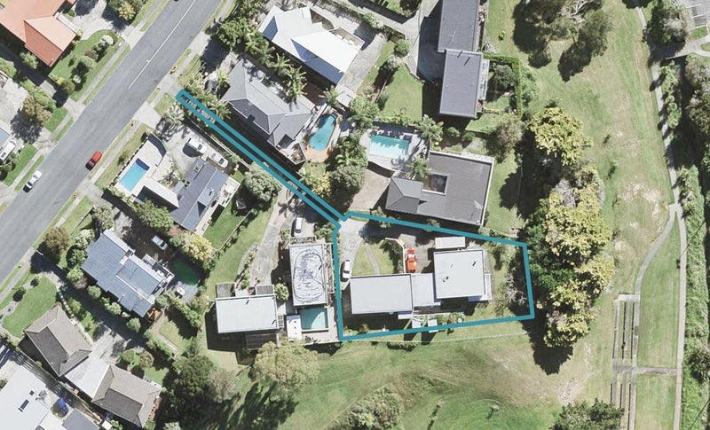 1/168 Stapleford Crescent, Browns Bay, Auckland - Carousel 1