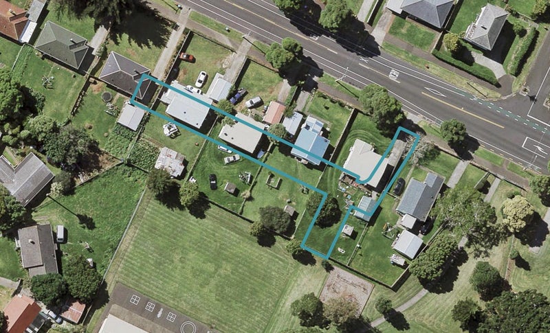 11 Leiite Setefano Way, Point England, Auckland - Carousel 1