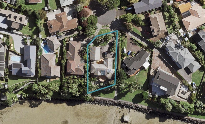 9 Aztec Place, Conifer Grove, Takanini - Carousel 1