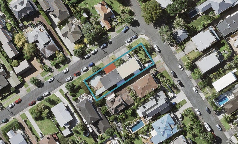 1/21 Rewiti Avenue, Takapuna, Auckland - Carousel 1