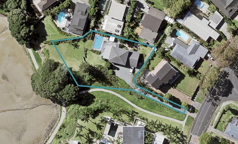 127 Fisher Parade, Sunnyhills, Auckland - Carousel 1