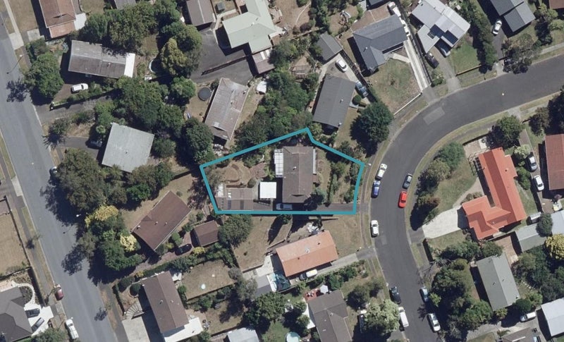9 Rutland Street, Fairview Downs, Hamilton - Carousel 1