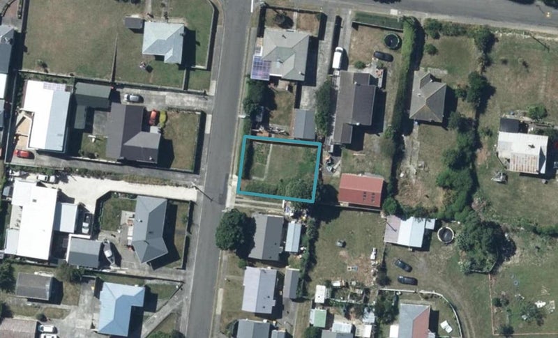 8 Te Arawi Street, Takapūwāhia, Porirua - Carousel 1