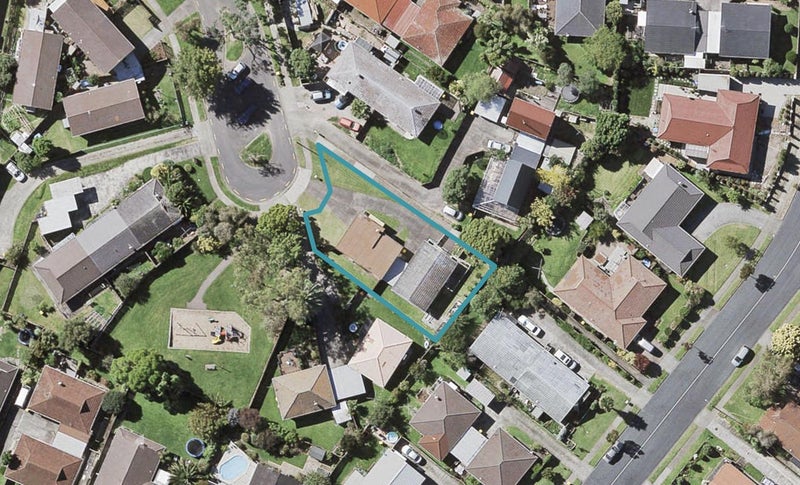 2/23 Ballater Place, Highland Park, Auckland - Carousel 1