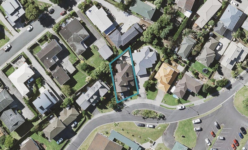 11 Noel Williams Place, Windsor Park, Auckland - Carousel 1