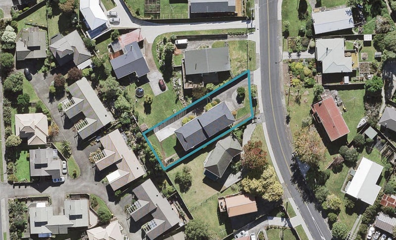 131 Vodanovich Road, Te Atatū South, Auckland - Carousel 1