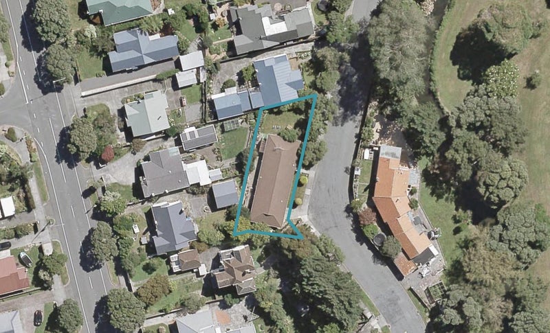 32 Hinemoa Street, Waiwhetu, Lower Hutt - Carousel 1