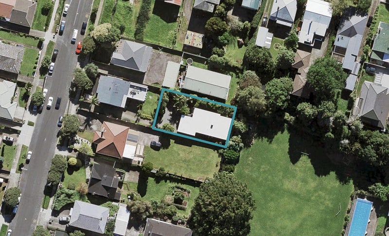 10A Kingsway Avenue, Sandringham, Auckland - Carousel 1