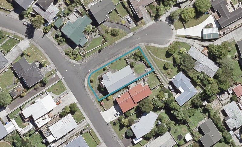 10 Sunnyview Drive, Brown Owl, Upper Hutt - Carousel 1