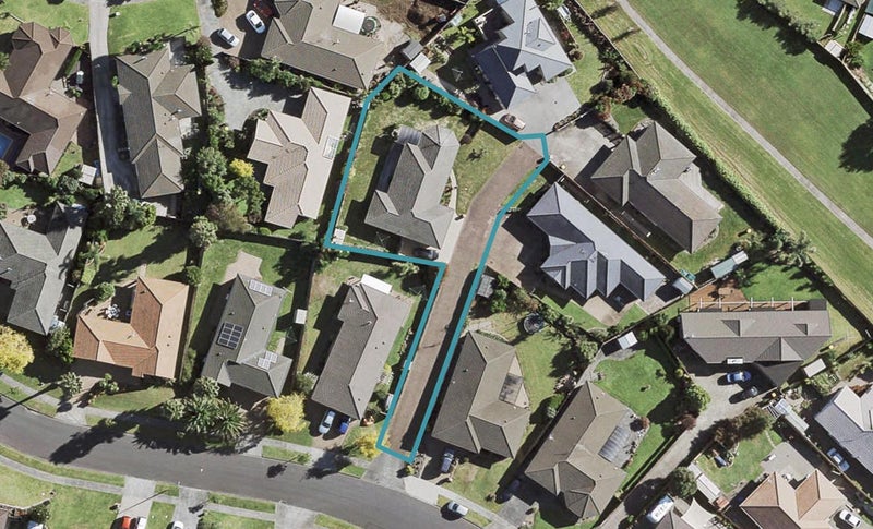 15 Lothian Brae, Wattle Downs, Auckland - Carousel 1