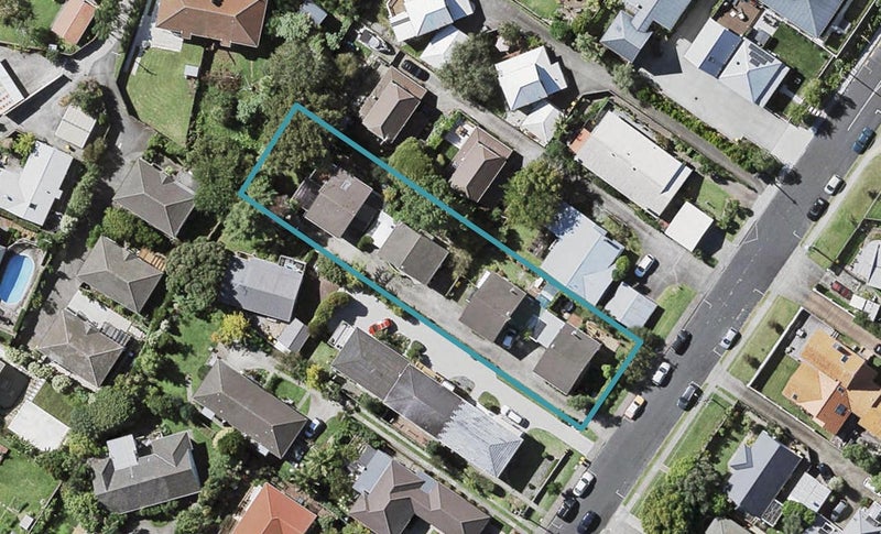 1/5 Eversleigh Road, Belmont, Auckland - Carousel 1
