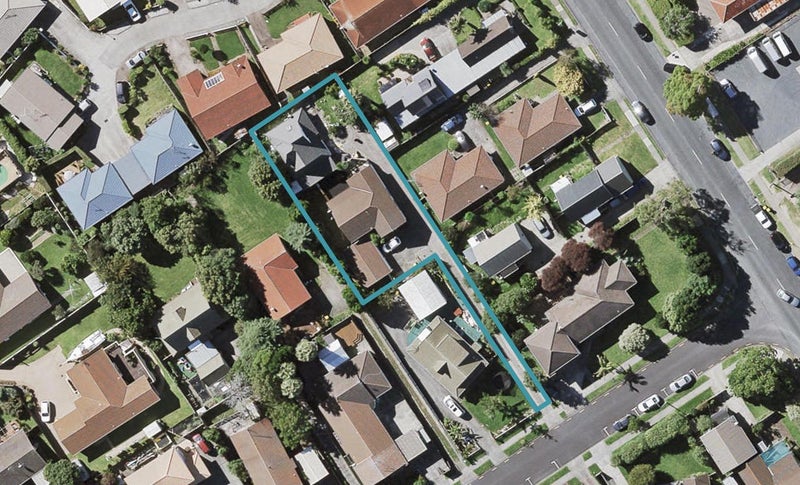 1/3 Penruddocke Road, Half Moon Bay, Auckland - Carousel 1