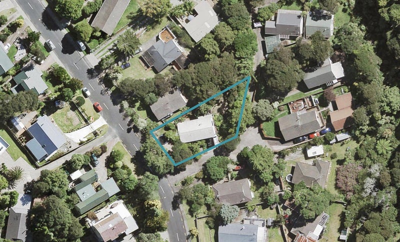 16 Wirihana Road, Titirangi, Auckland - Carousel 1