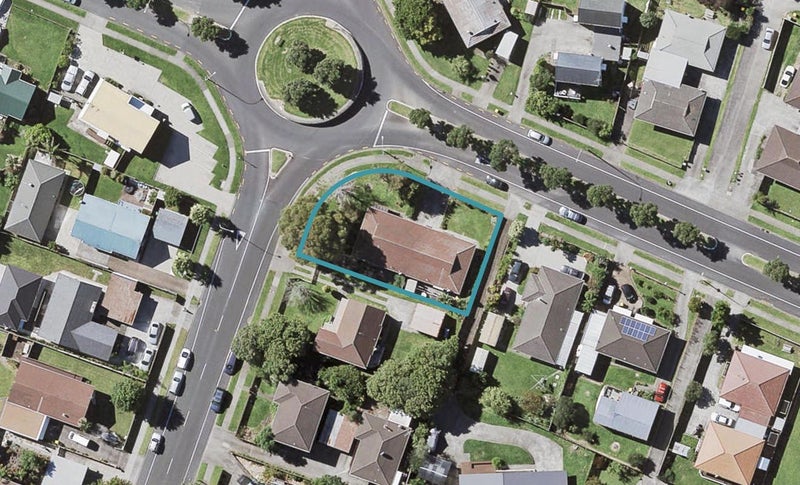 2/21 Highland Park Drive, Highland Park, Auckland - Carousel 1