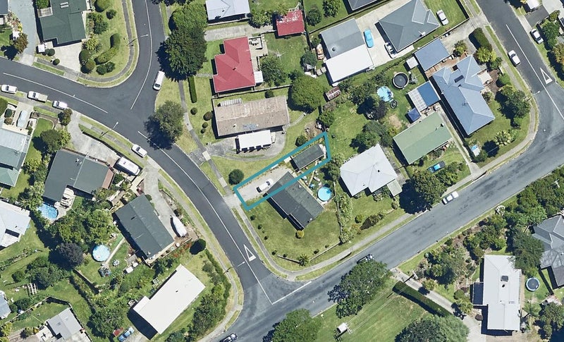 1C Grosmont Terrace, Brookfield, Tauranga - Carousel 1